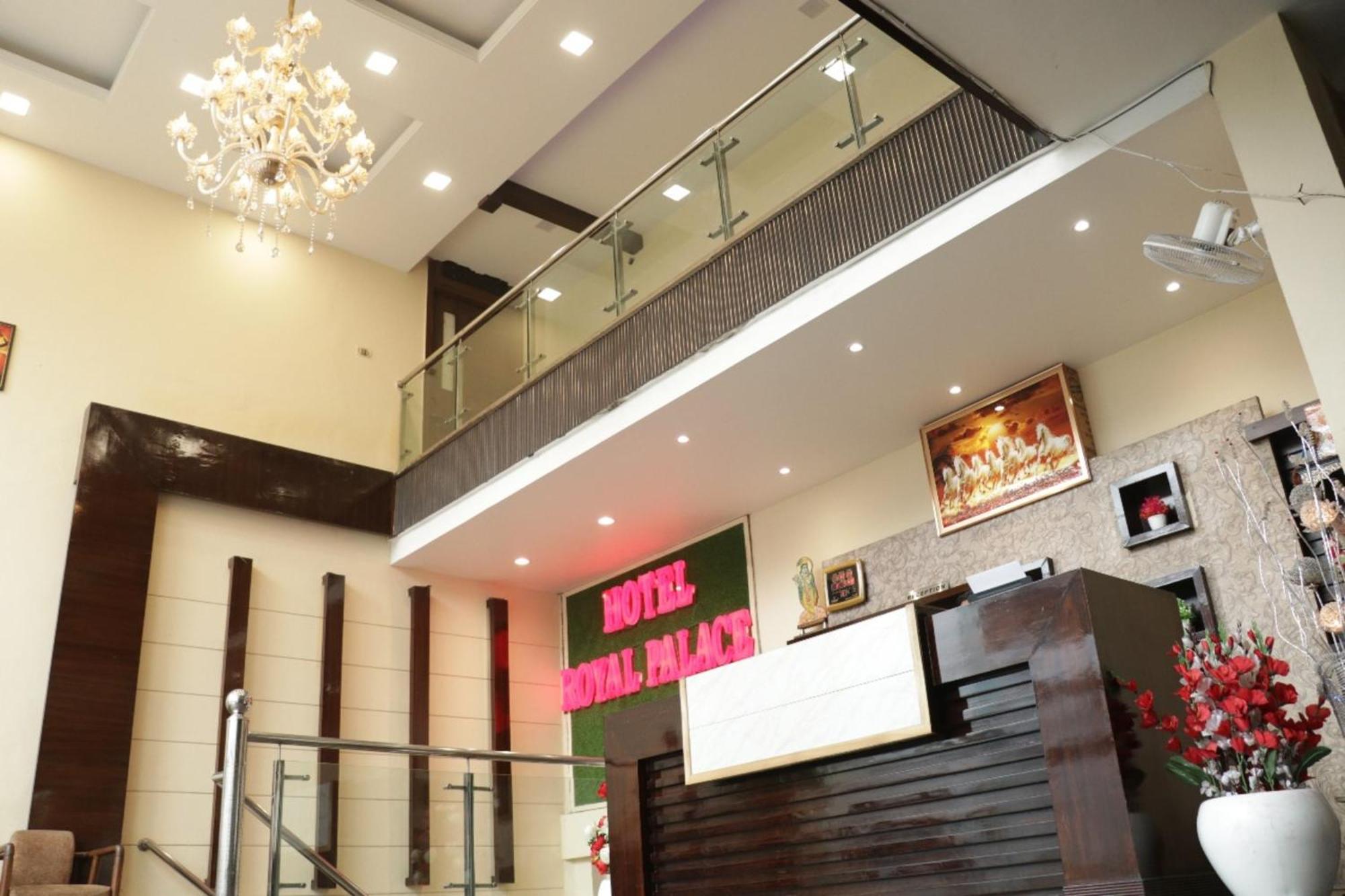Hotel Royal Palace Jalandhar Esterno foto