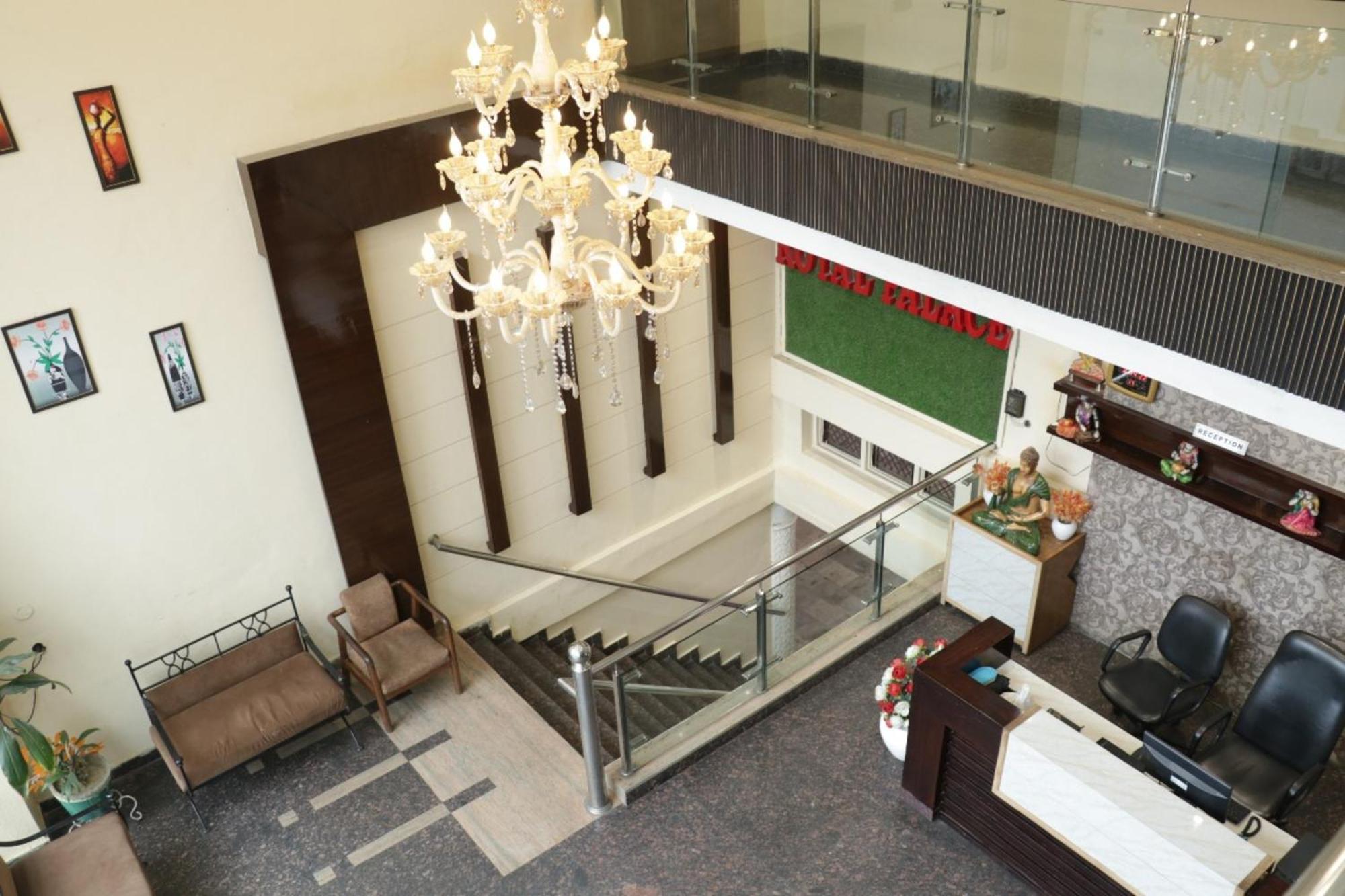 Hotel Royal Palace Jalandhar Esterno foto