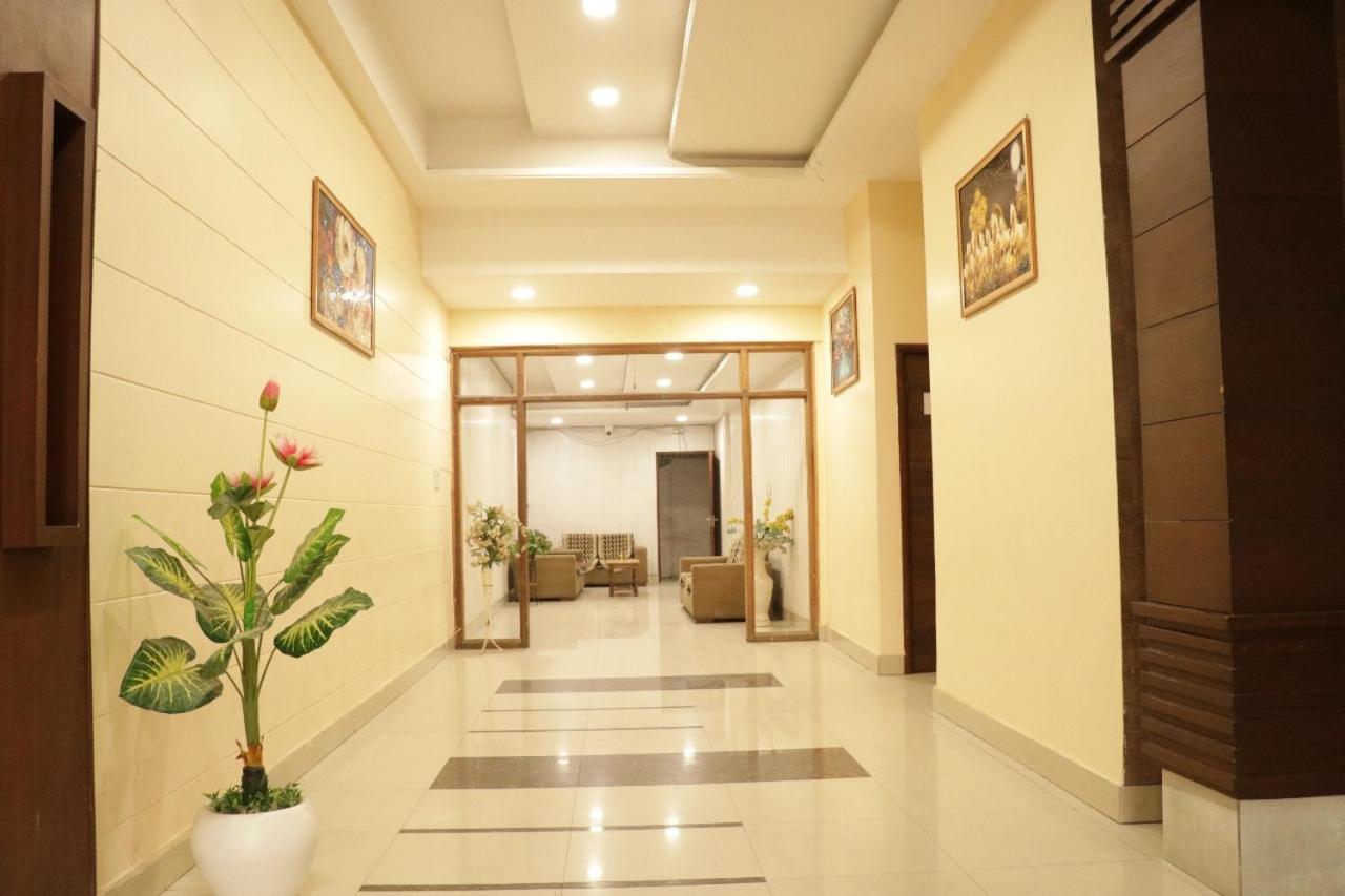 Hotel Royal Palace Jalandhar Esterno foto
