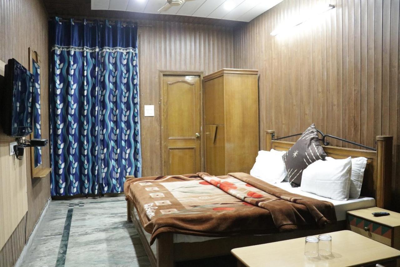 Hotel Royal Palace Jalandhar Esterno foto